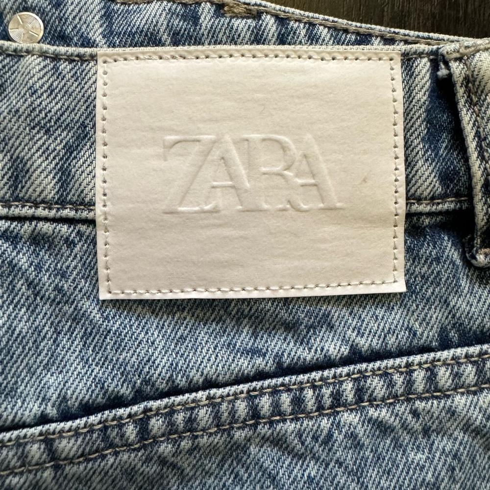 Zara high rises distressed Jean shorts with white label - Picture 8 of 9